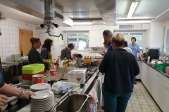 Frühstücksbuffet in der Küche.