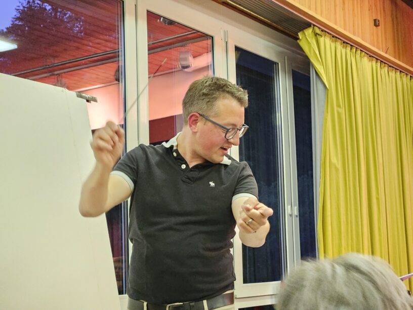 Jan Müller beim Dirigieren
