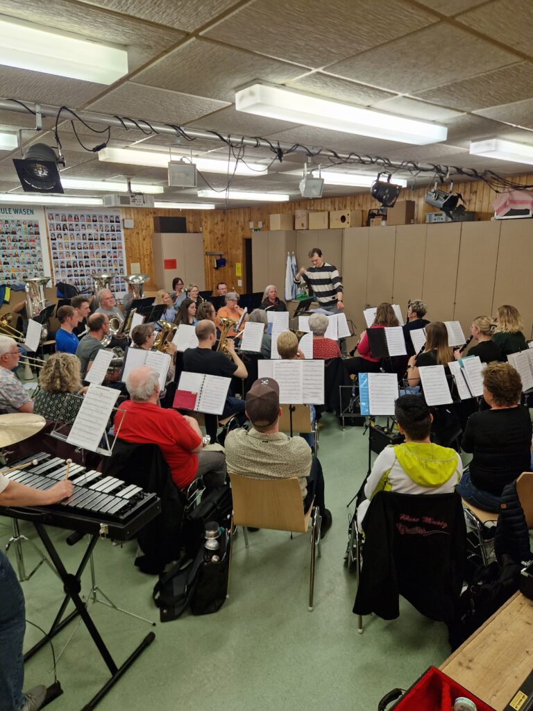Korps unter der Leitung von Luca Belz