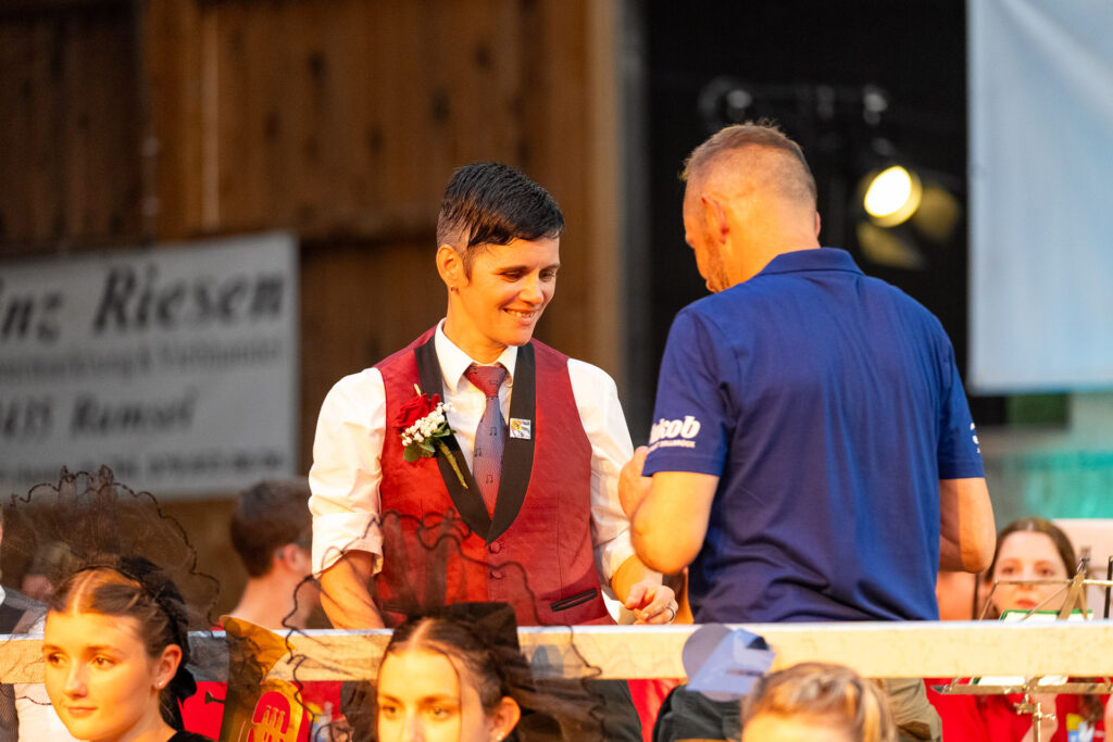 Bea Reist bekommt Ehrenwein