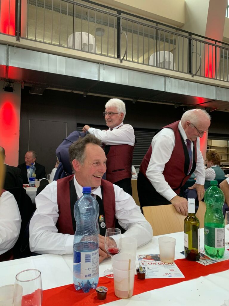 fröhlicher Hanspeter Steffen