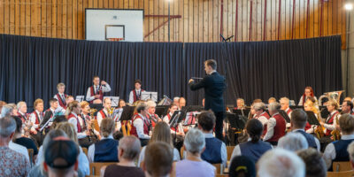 MG Wasen und Luca Belz beim Konzertvortrag am Emmentalischen Musiktag