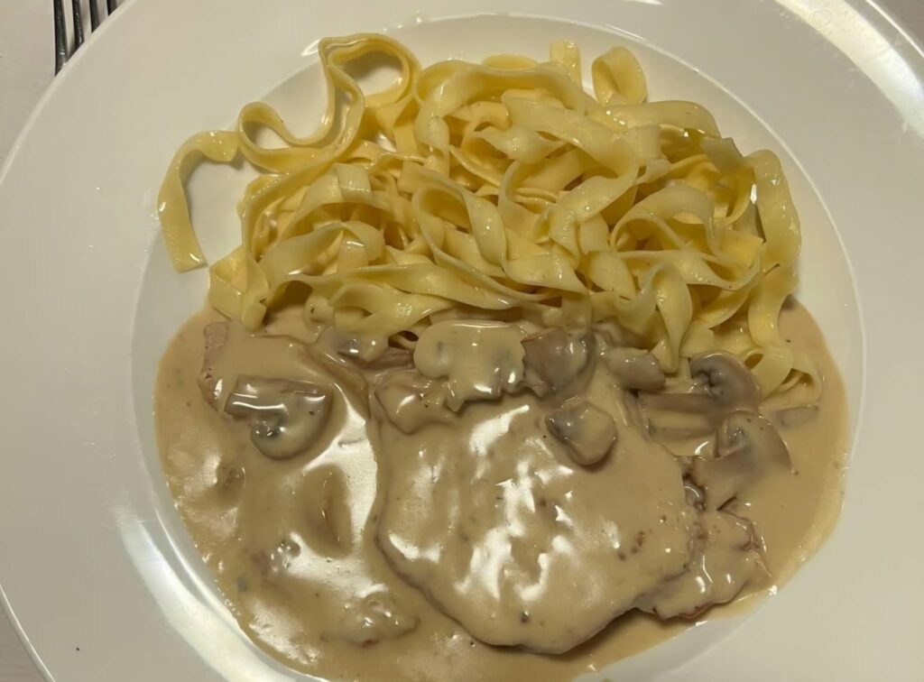 Rahmschnitzel und Nüdeli