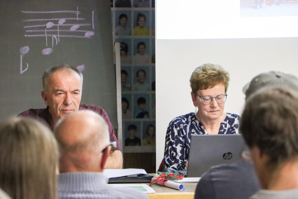 Beat Mathys und Caroline Burkhalter an der HV 2026 der MG Wasen